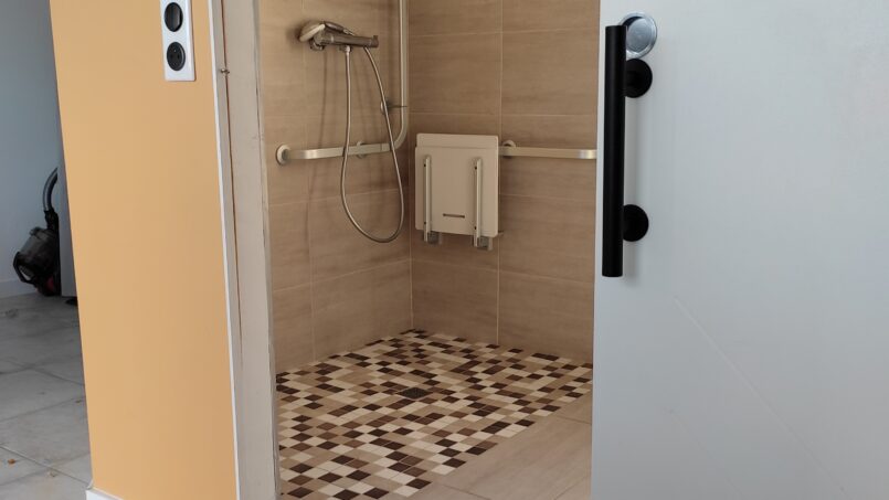 Douche italienne PMR