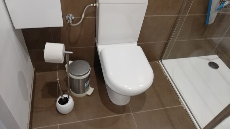 Toilettes gîte adapté PMR