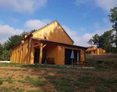 Ginkgo maison en bois 4km Sarlat 3* – Piscine