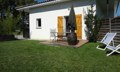 Maison de plain-pied avec jardin et parking privé en Camargue