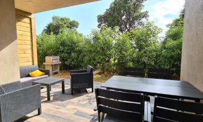 Appartement en rez-de- jardin au calme, Corse