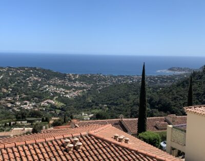 Appartement 6 personnes vue mer à Cavalaire-sur-Mer