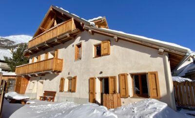 Monêtier centre village 6 couchages jardin privé