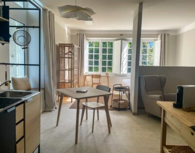 Location privée en Bourgogne, proche de Dijon : calme, nature, et immersion dans l’histoire.
