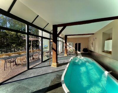 Gite 20 pers avec spa de nage intérieur, région lyonnaise