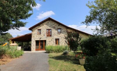 Maison 6/7 pers. à la campagne dans le Cantal, aux portes de l’Aveyron et du Lot