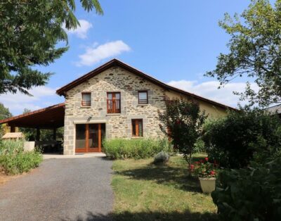 Maison 6/7 pers. à la campagne dans le Cantal, aux portes de l’Aveyron et du Lot
