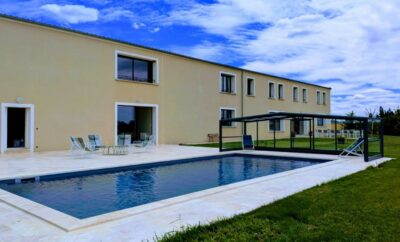 Gite de 15 personnes avec piscine à 1h de Paris