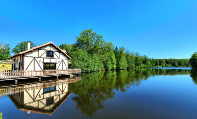 Chalet 7 personnes au bord d’un lac privé en Dordogne