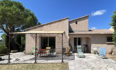 Maison de plain pied 6 personnes dans un village de charme de la Drôme provençale