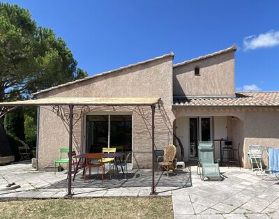 Maison de plain pied 6 personnes dans un village de charme de la Drôme provençale