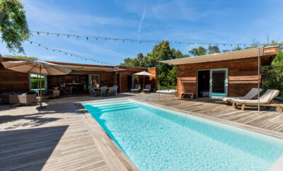 Villa tout en bois exotique dans le maquis, piscine privée chauffée, jacuzzi.