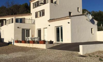 Gîte 4 personnes à 20min de Nice, vue sur la Baie des Anges